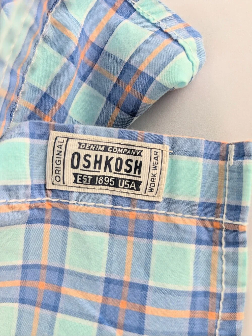 OshKosh B'gosh Boys Plaid Button Down Shirt (Size: 4/5)